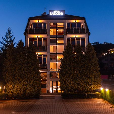 Hotel Luxor Prishtinë Ngoại thất bức ảnh