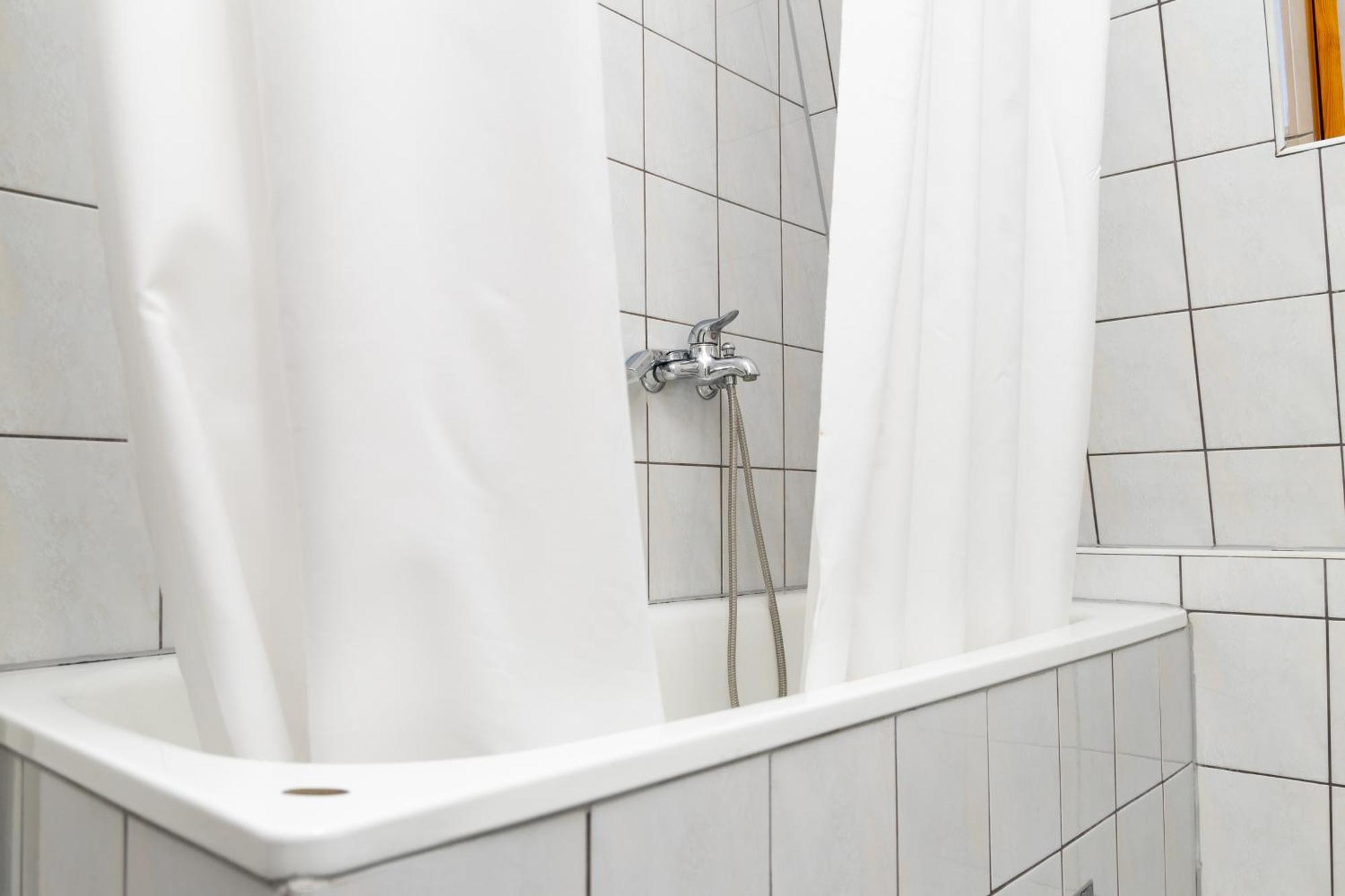 Hotel Luxor Prishtinë Ngoại thất bức ảnh