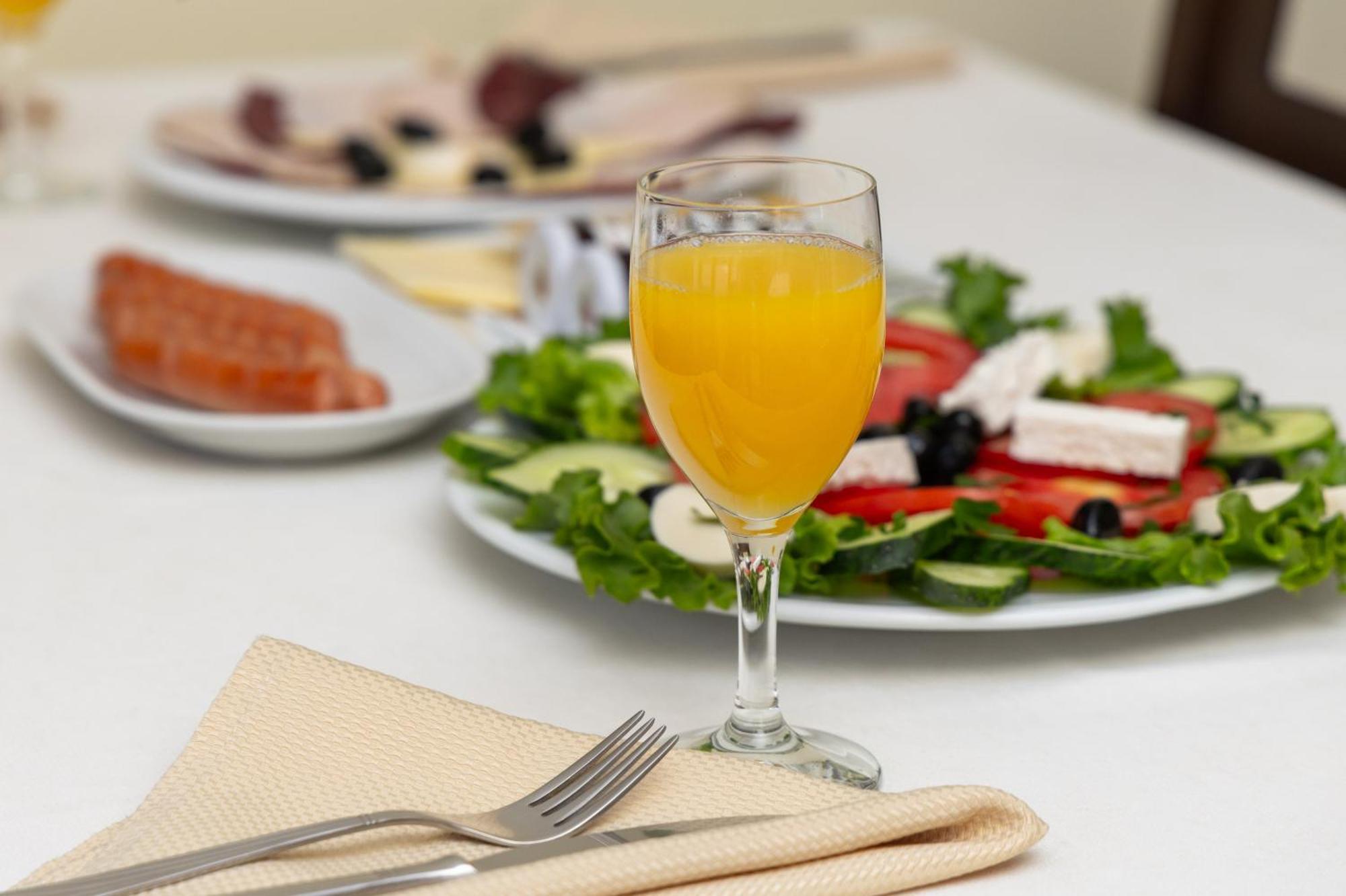 Hotel Luxor Prishtinë Ngoại thất bức ảnh