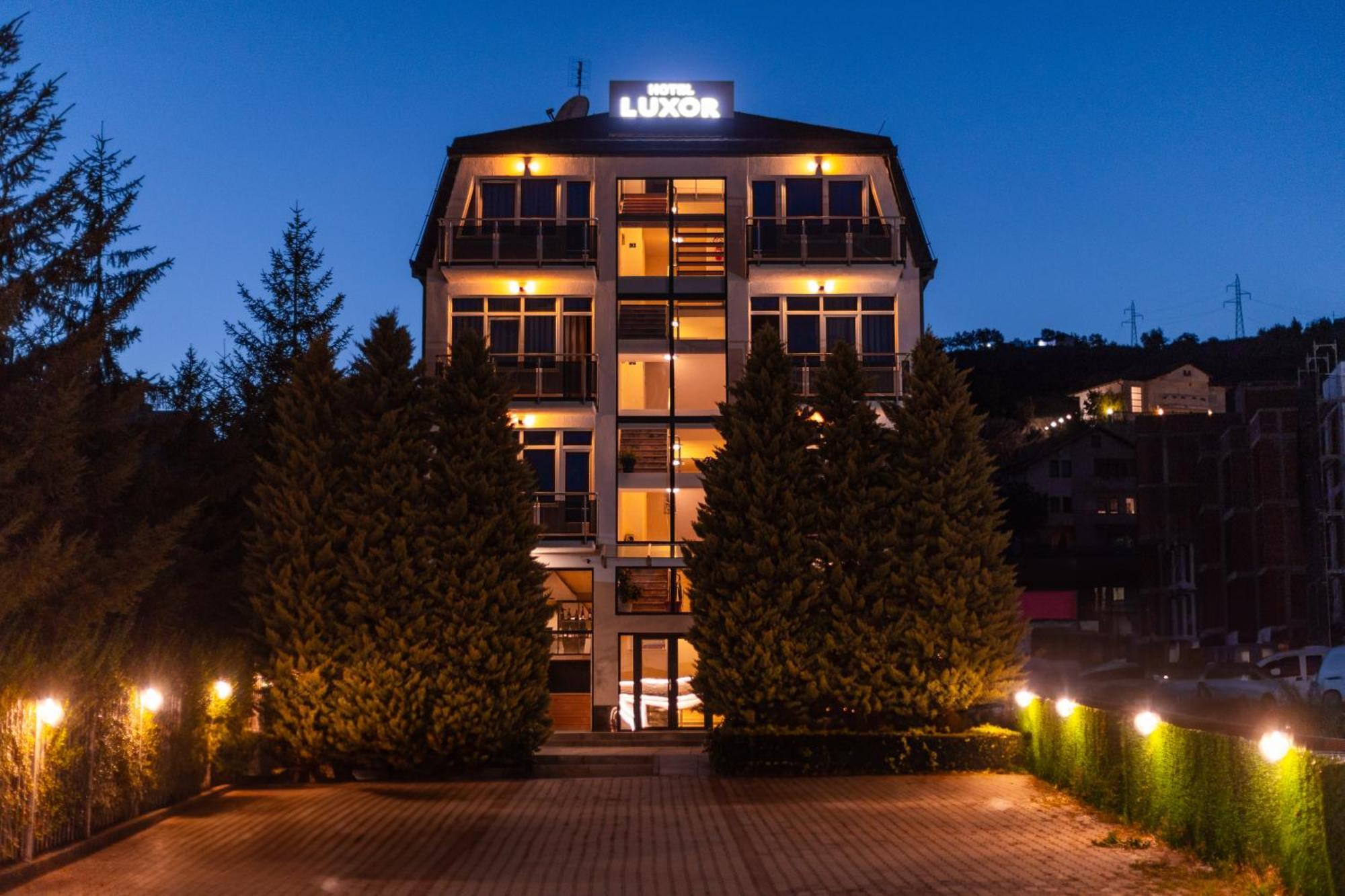 Hotel Luxor Prishtinë Ngoại thất bức ảnh